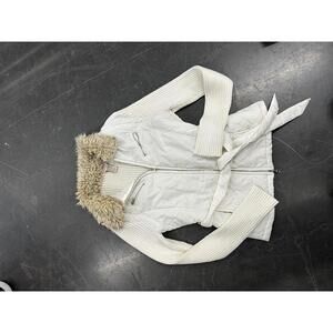 Y2K White Jacket with Faux Fur Collar and Ribbed Sleeves